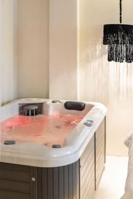 Gorgeous Room-jacuzzi-citycenter Thessaloniki