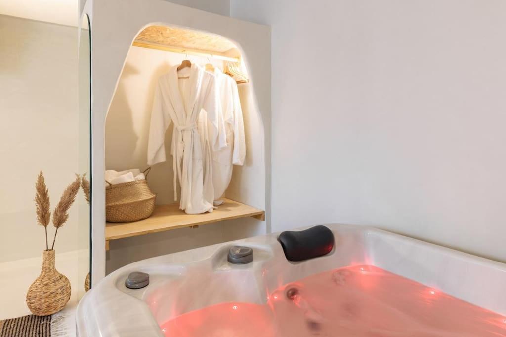 Gorgeous Room-jacuzzi-citycenter